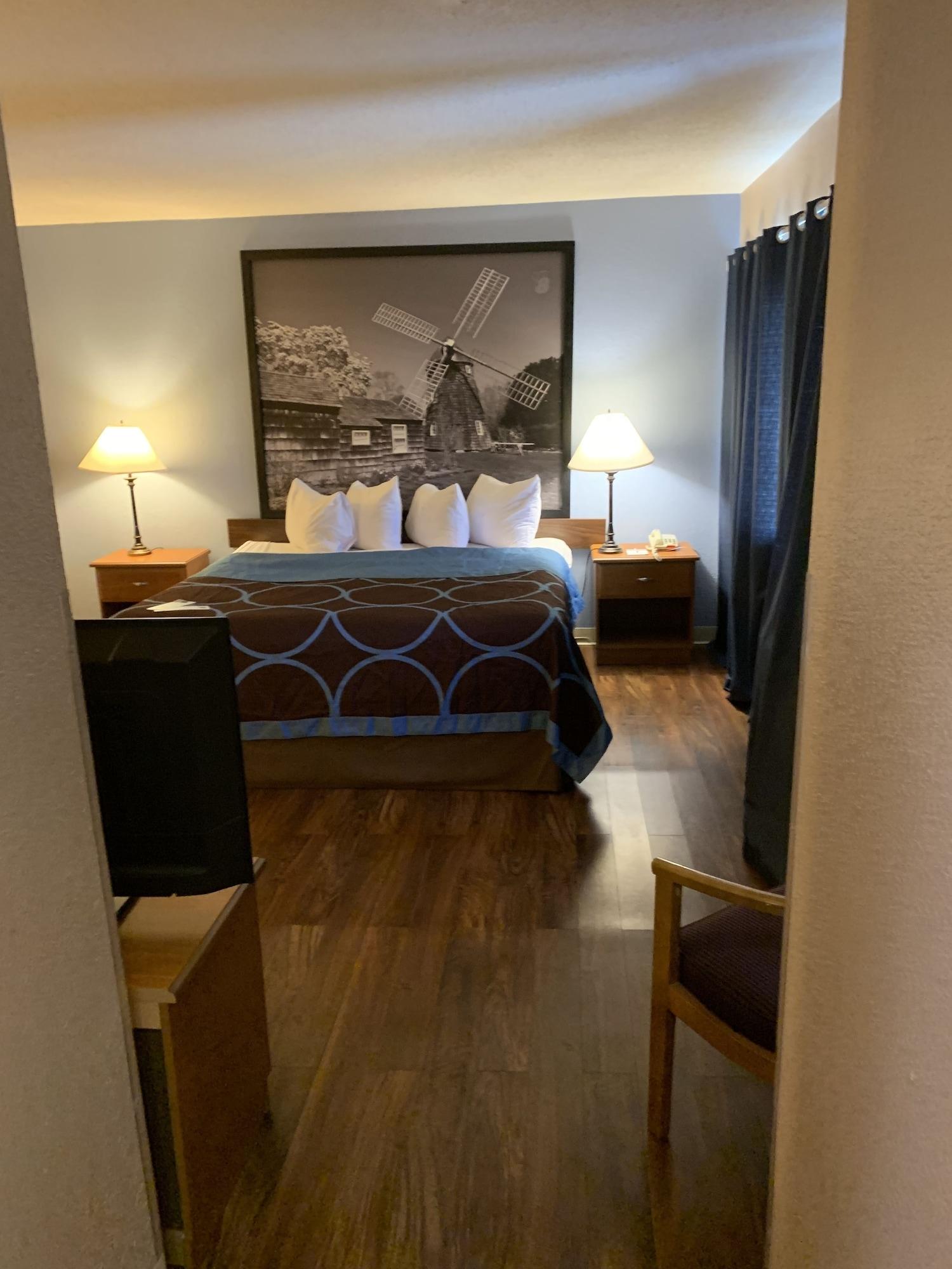 Super 8 By Wyndham Kingston Hotel Buitenkant foto
